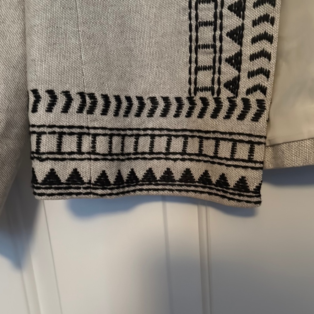 Ann Taylor Beige and Black Embroidered Women's Jacket - Picture 3 of 7